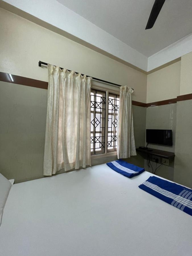 Golden Guest House Bangalore Buitenkant foto