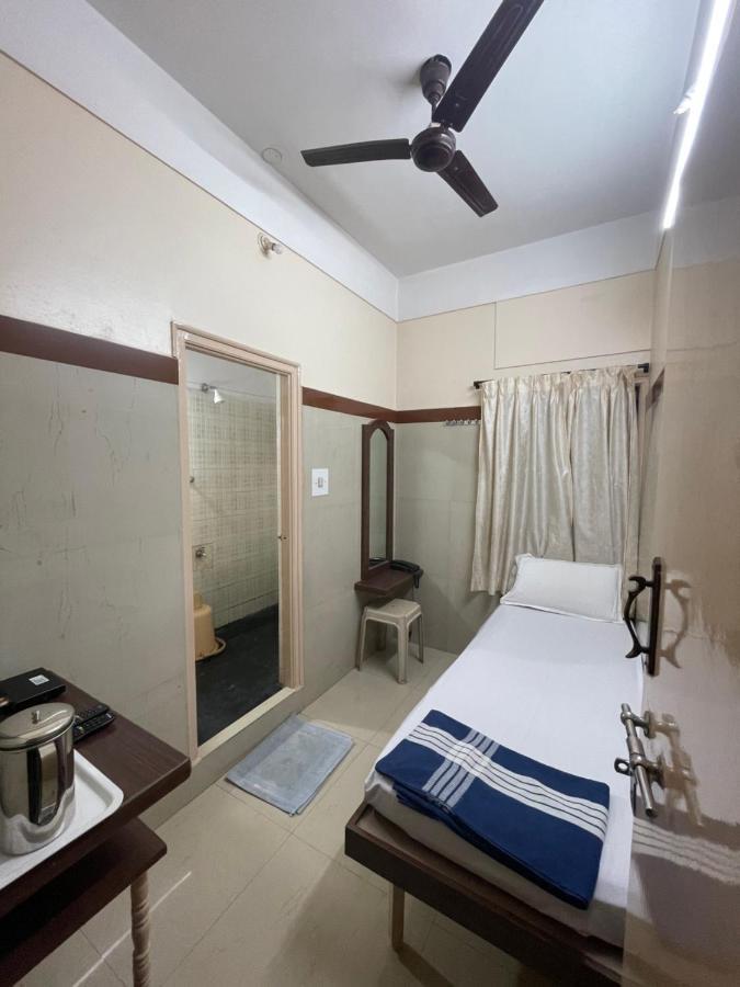 Golden Guest House Bangalore Buitenkant foto